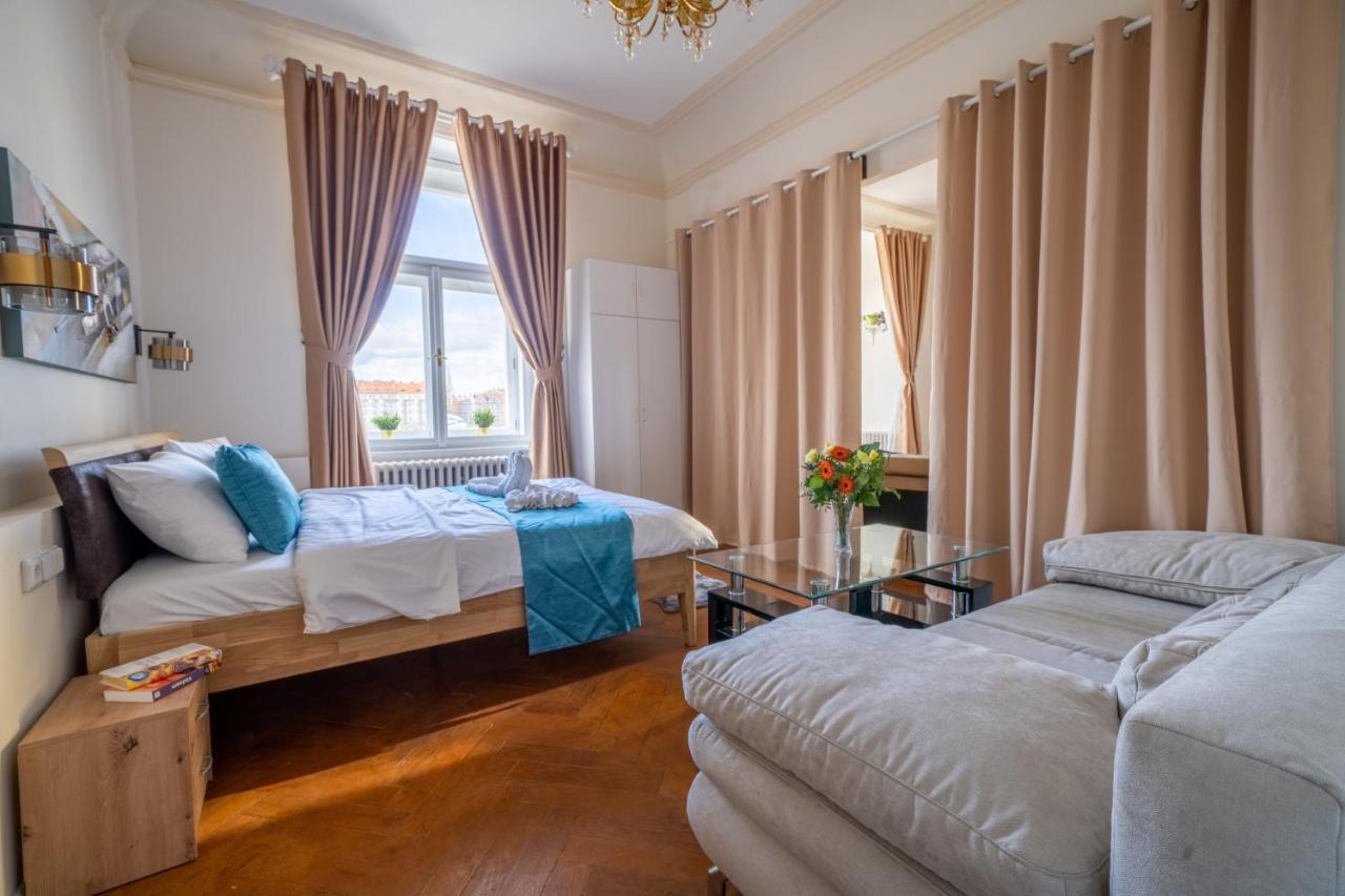 Exclusive Apartment With A View Of Prague Castle And Vltava River Exterior foto