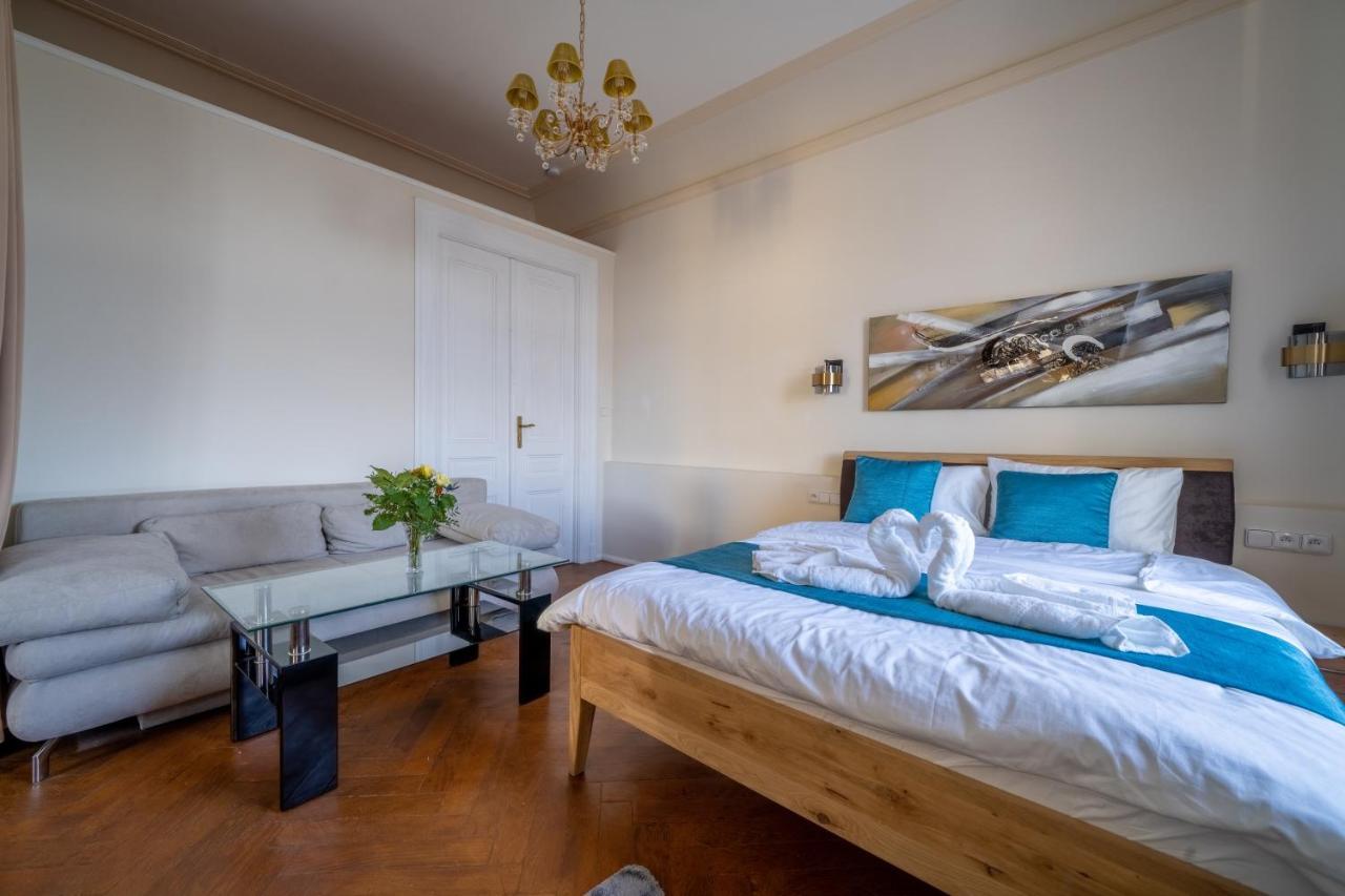 Exclusive Apartment With A View Of Prague Castle And Vltava River Exterior foto